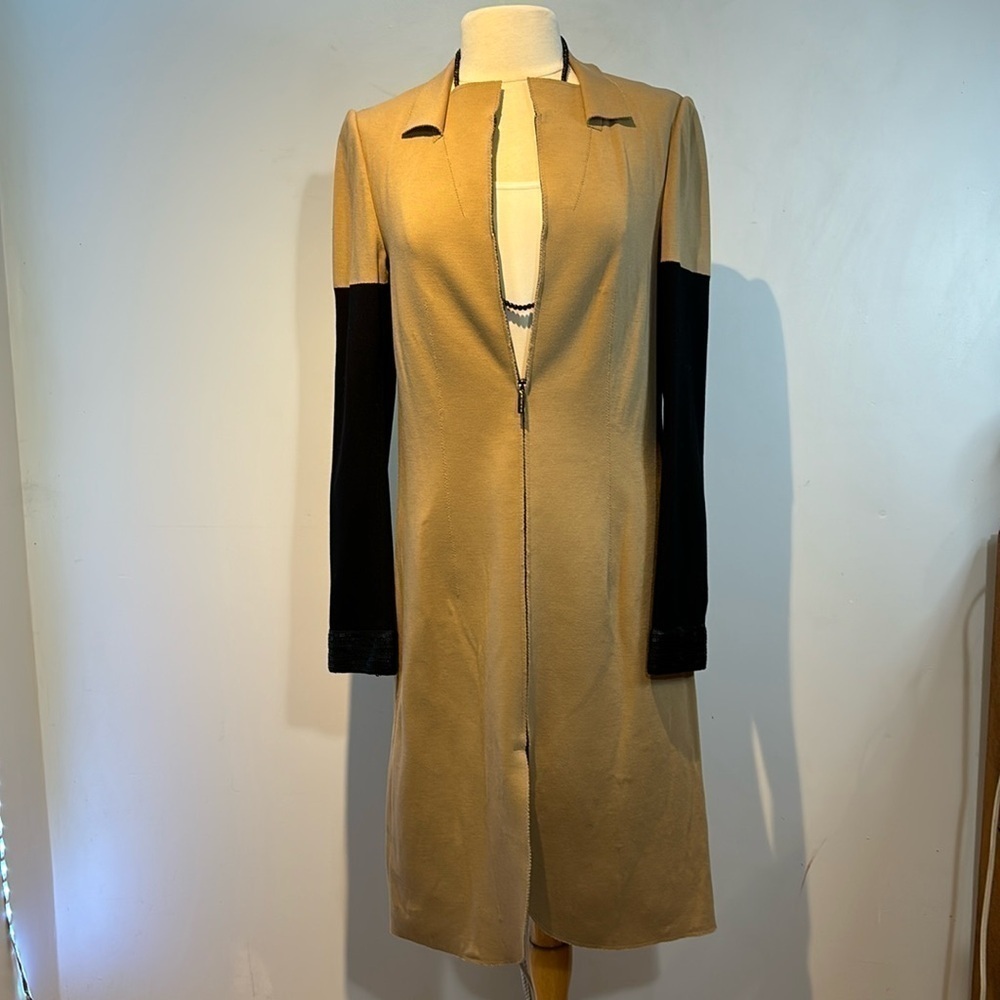 Marie St. Pierre long blazer/coat black and tan contrast zip up size tagged 3